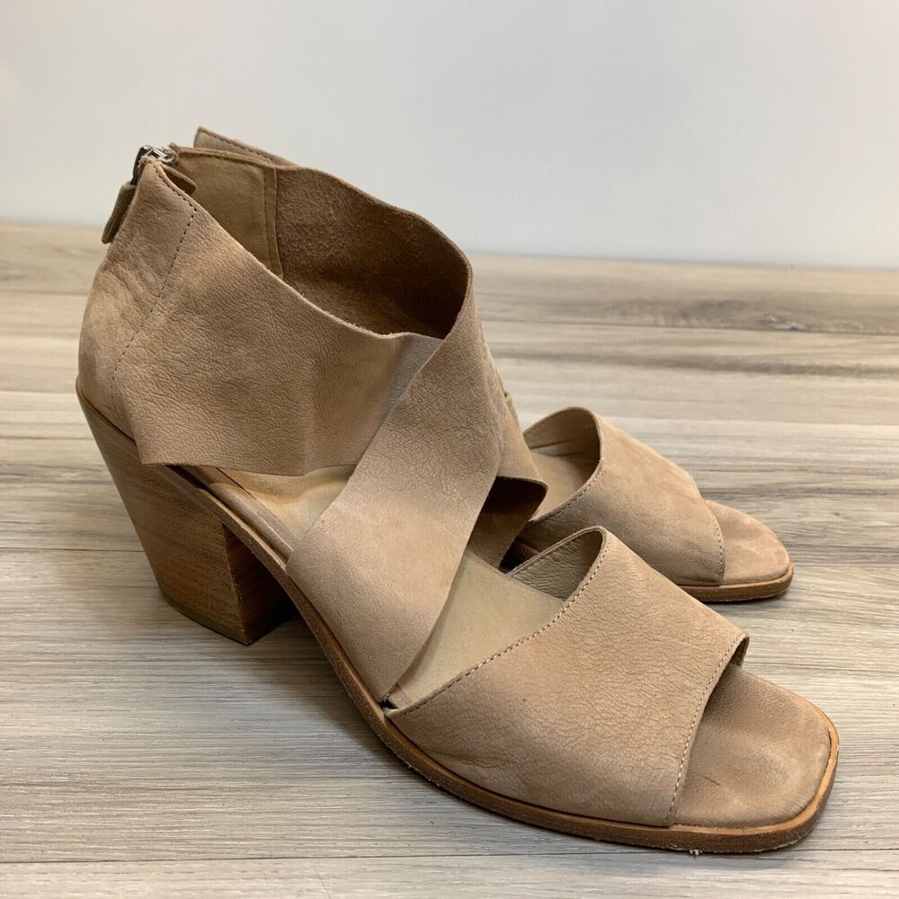 Eileen Fisher Ann Leather Strappy Sandal Womens 11 Neutral Taupe Block Heel